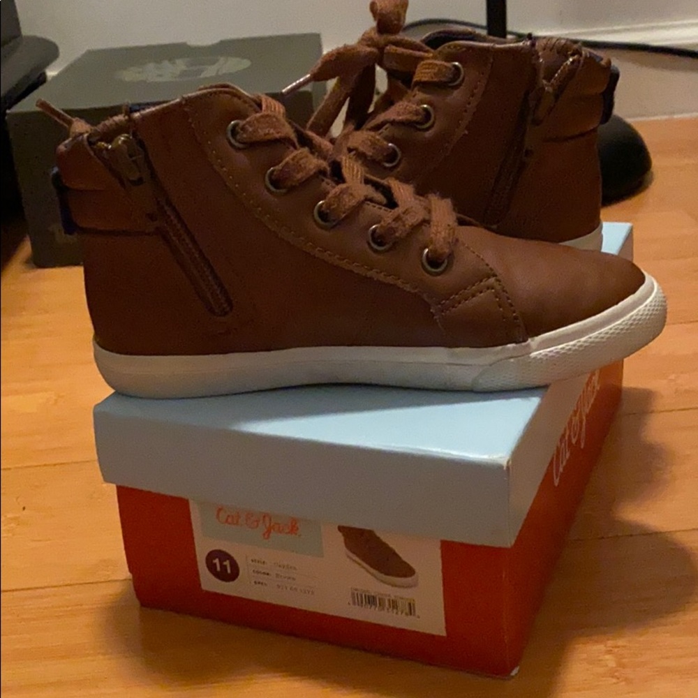 Zipper and laced brown boots/shoes size 11
